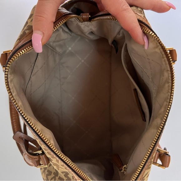 Michael Kors Bedford LG Duffle Satchel Bag in beige/ebony in excellent condition - Picture 6 of 7